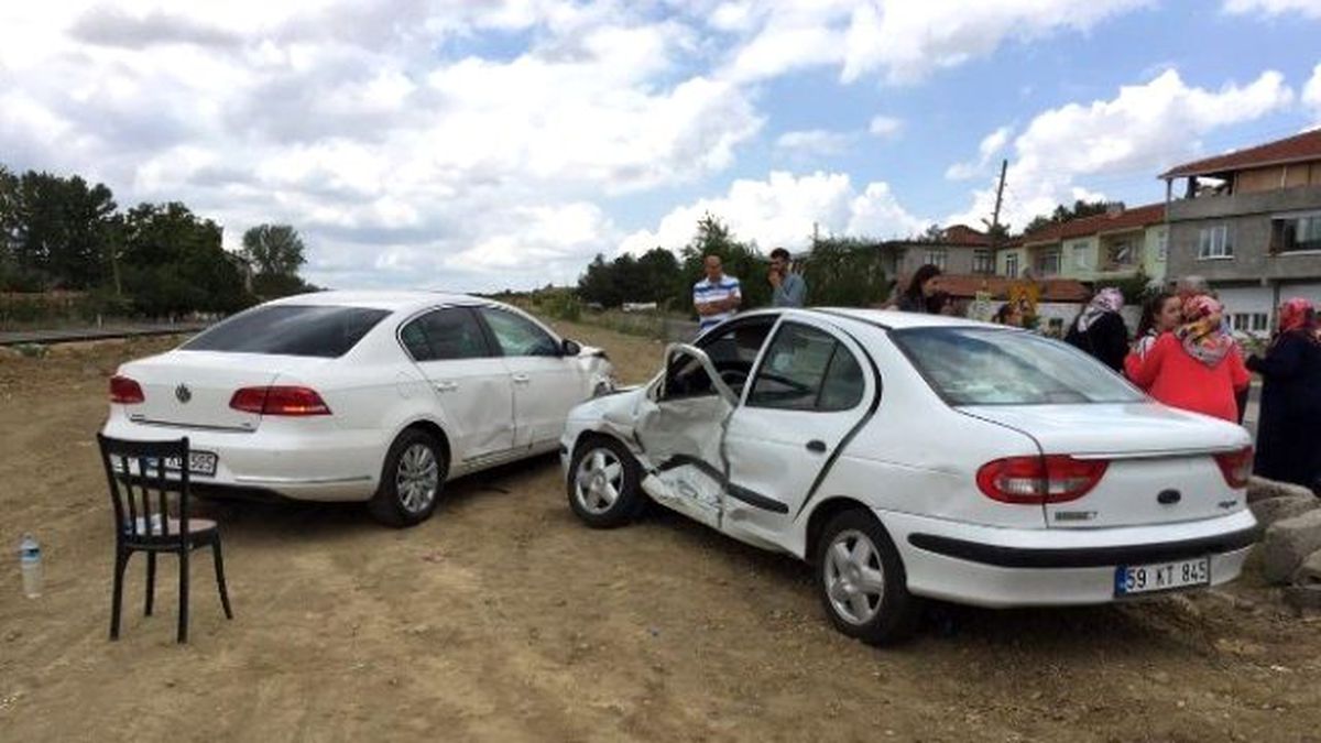 Tekirdağ\'da Trafik Kazası: 3 Yaralı
