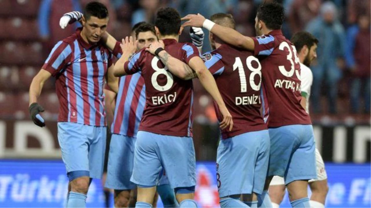 Trabzonspor 8 Futbolcunun Tesislere Girişini Yasakladı