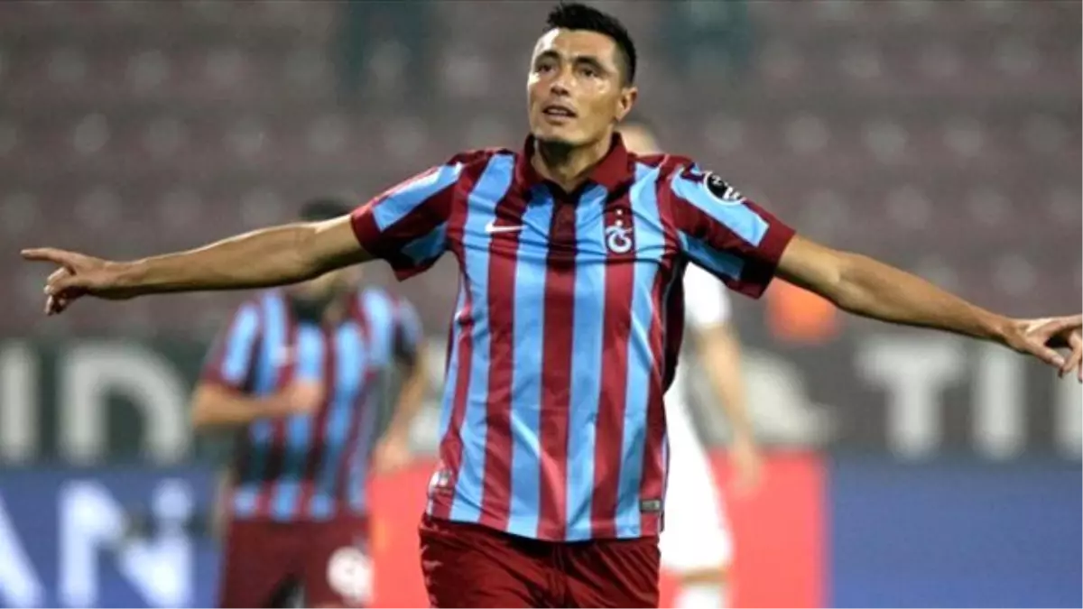 Trabzonspor, Oscar Cardozo\'nun Takımdan Ayrılacağını Duyurdu