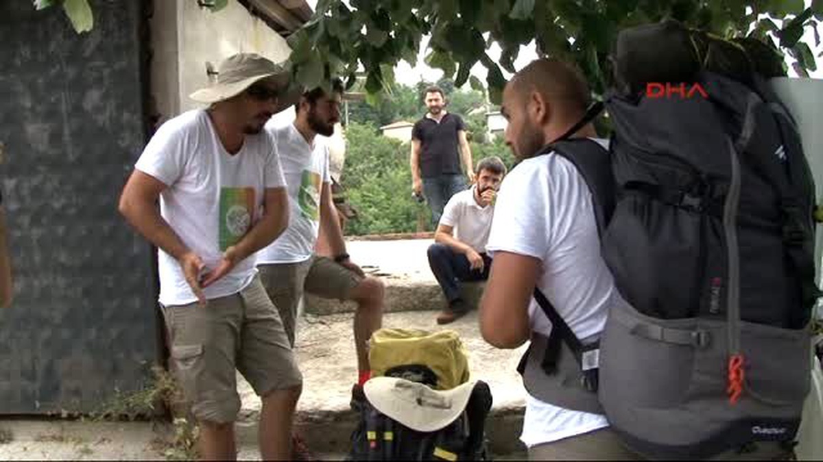 İstanbul\'da 3 Kişilik Barış Yürüyüşü Gözaltıyla Son Buldu