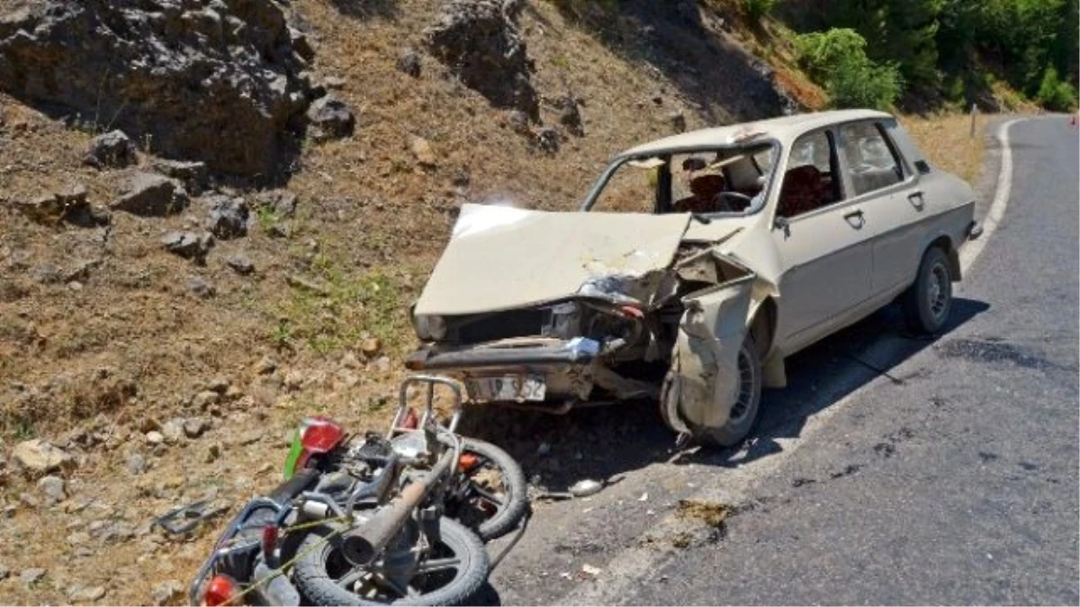 Adana\'da Trafik Kazası: 4 Yaralı