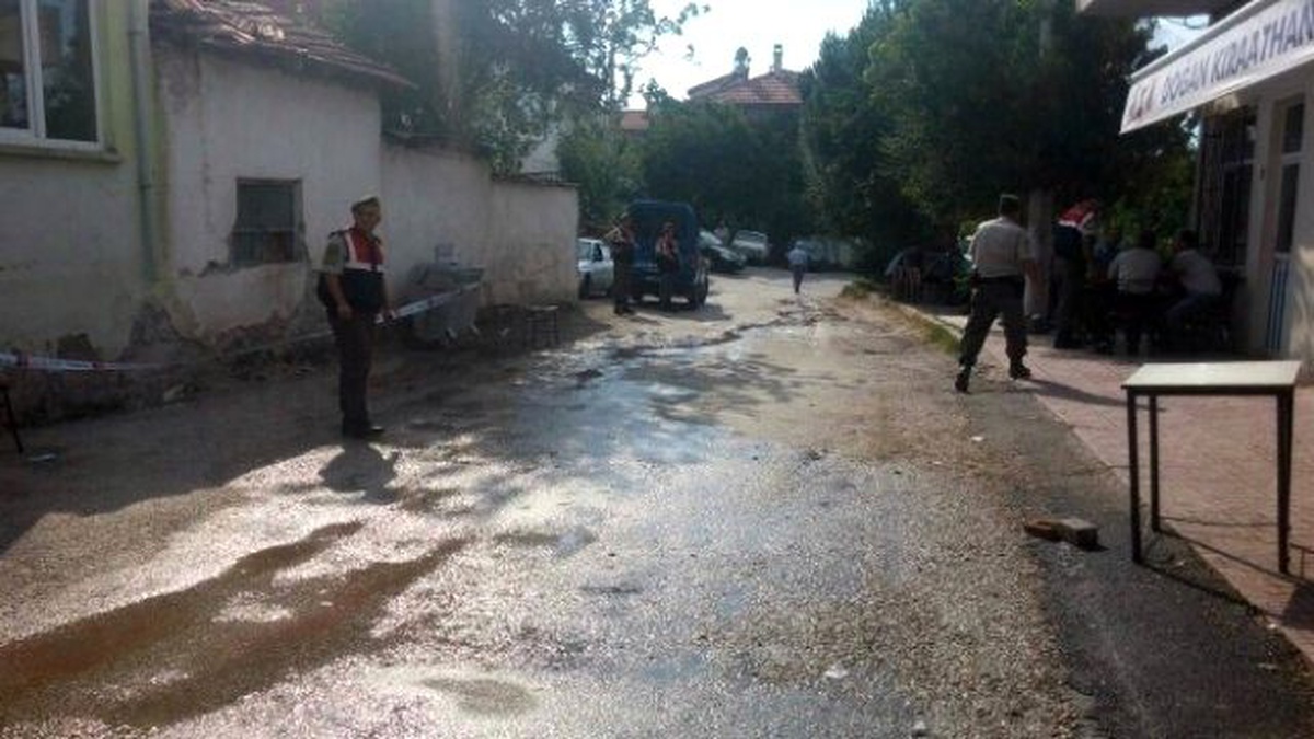 17 Yaşındaki Genç Pompalıyla Köy Kahvesinde Dehşet Saçtı: 3 Ölü