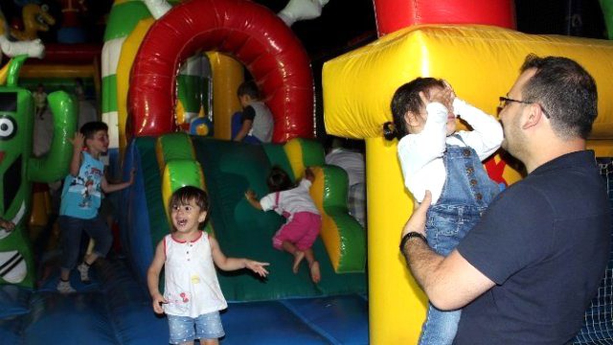 Bayrama En Çok Onlar Sevindi