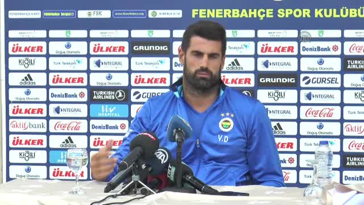 Fenerbahçeli Kaleci Volkan Demirel Basın Toplantısı Düzenledi (4)