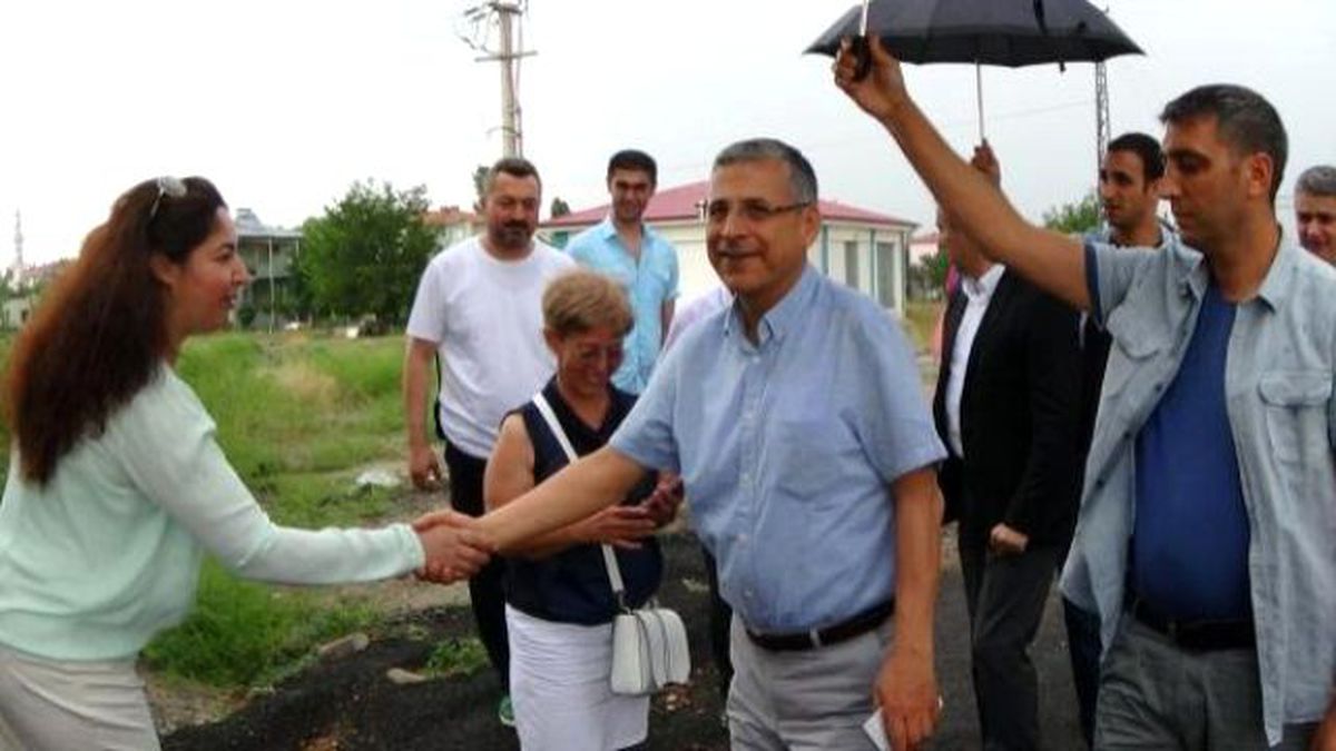 Iğdır\'da Vali ve Emniyet Müdürü Görevdeki Güvenlik Görevlileri ile Bayramlaştı