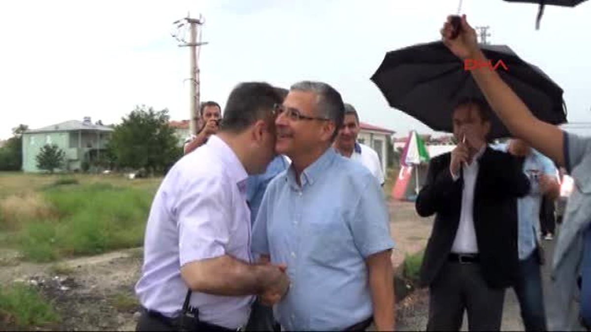 Iğdır\'da Vali ve Emniyet Müdürü Görevdeki Güvenlik Görevlileri ile Bayramlaştı