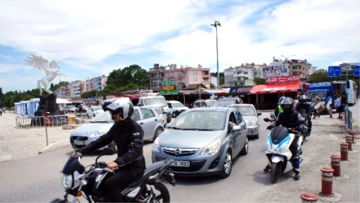 Lapseki-Gelibolu Seferlerinde Araç Yoğunluğu Başladı