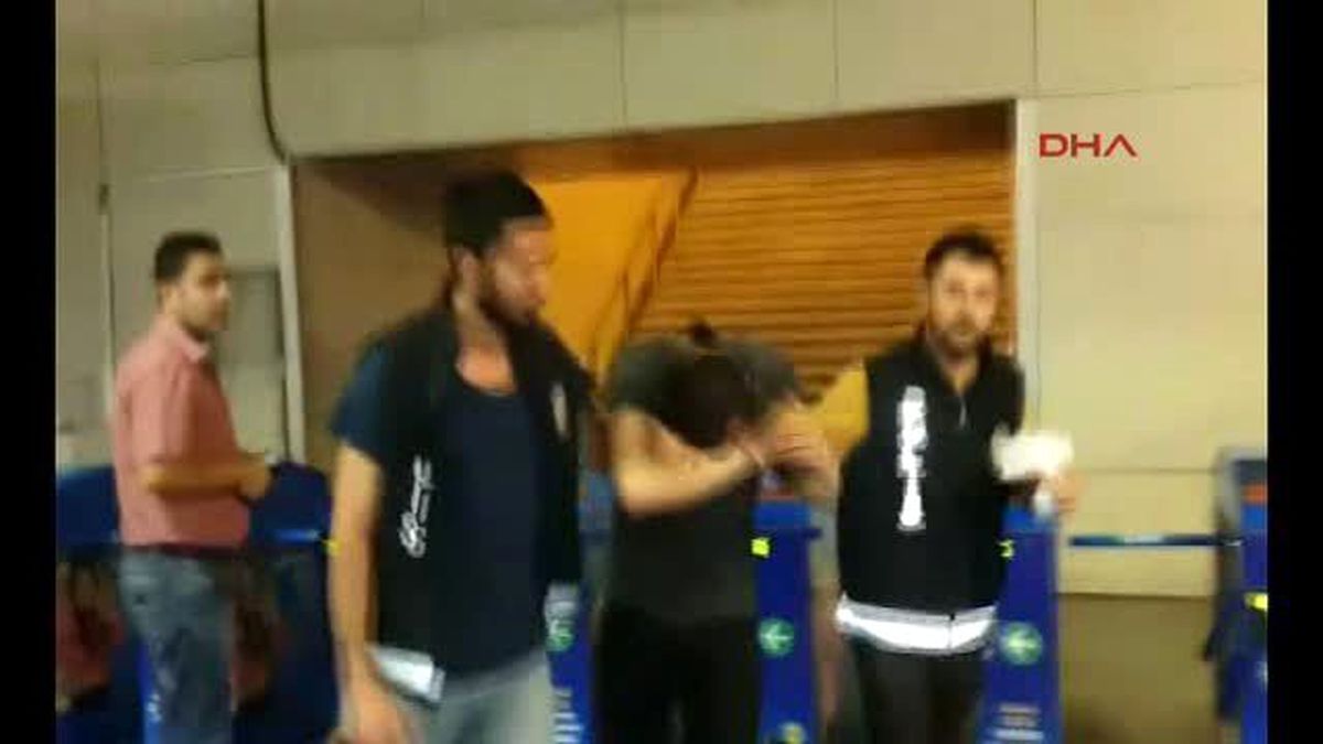 Metrobüs Durağında 500 Adet Uyuşturu Hap Ele Geçirildi