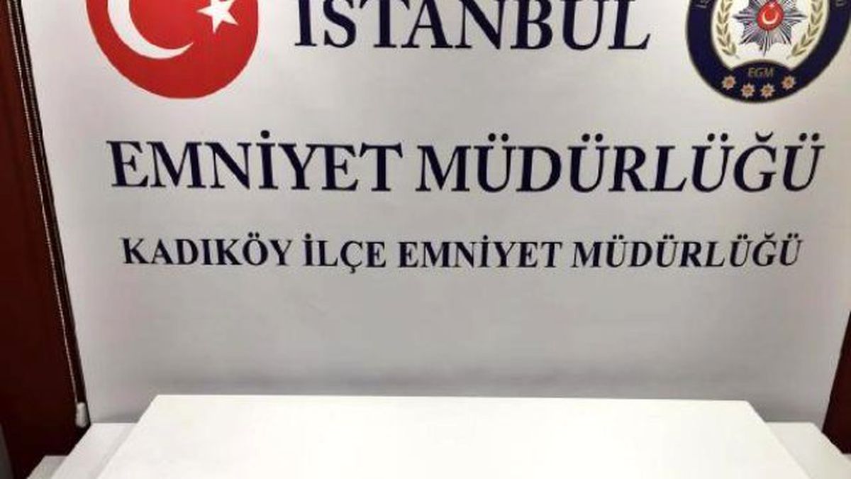 Metrobüs Durağında 500 Adet Uyuşturu Hap Ele Geçirildi