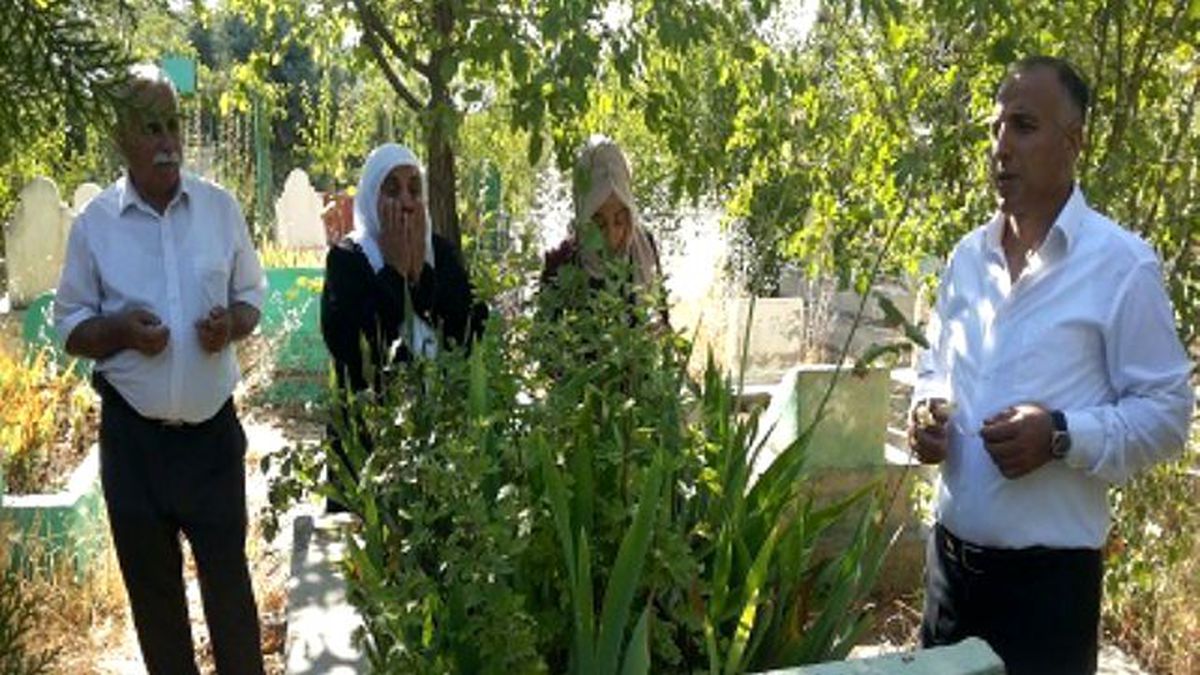 Mezarlıklarda Doldu Taştı