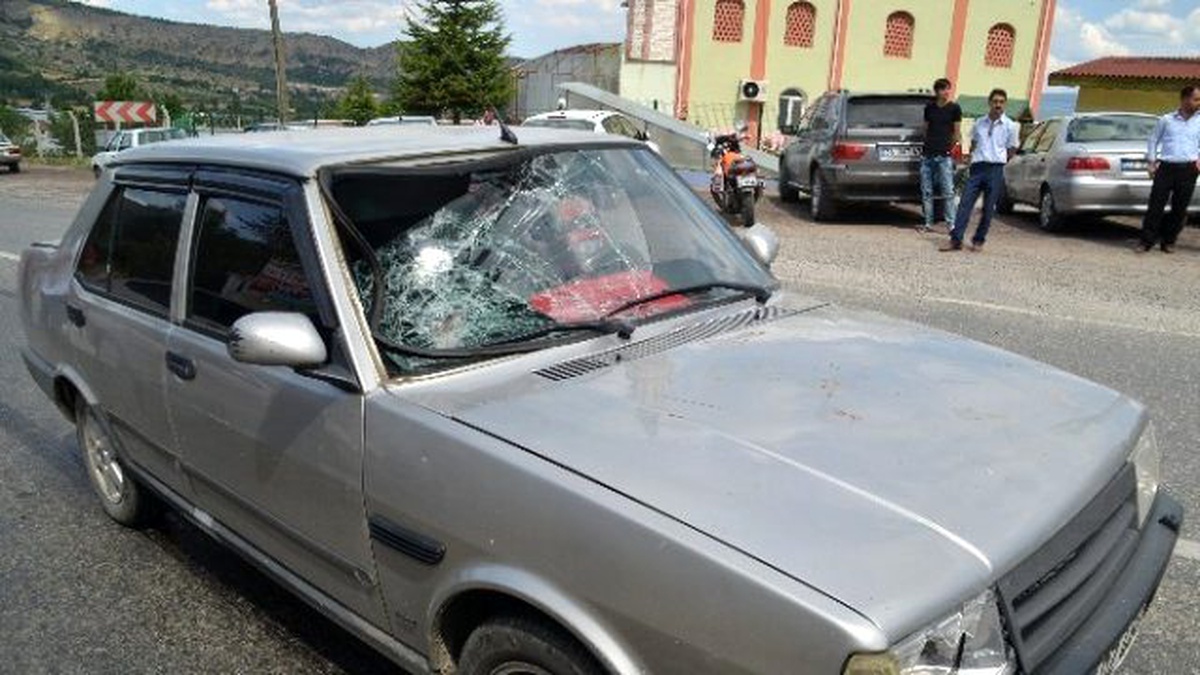 Otomobilin Çarptığı Emekli İmam Ağır Yaralandı