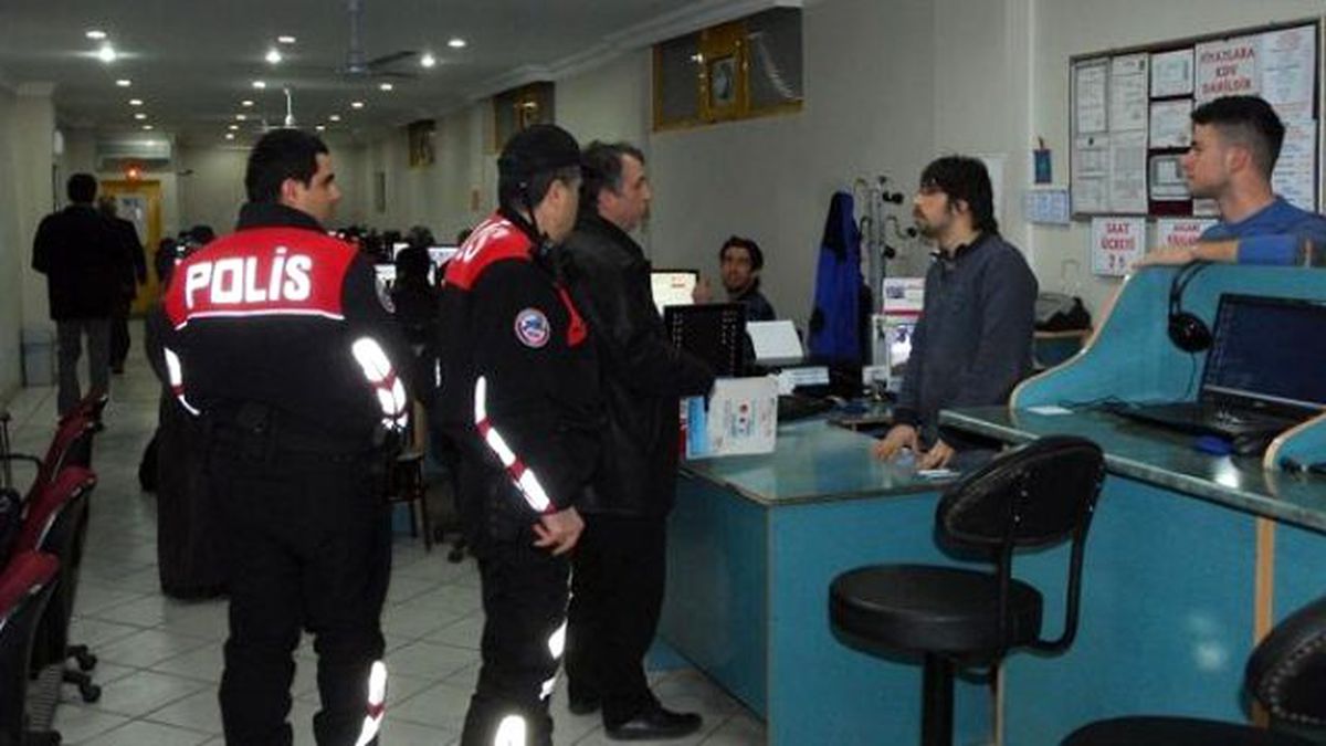 Polis, Kafeleri Mercek Altına Aldı