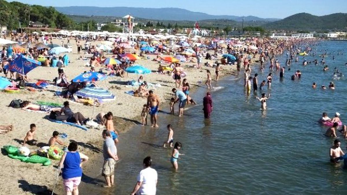 Sahillerde Bayram Bereketi Yaşanıyor