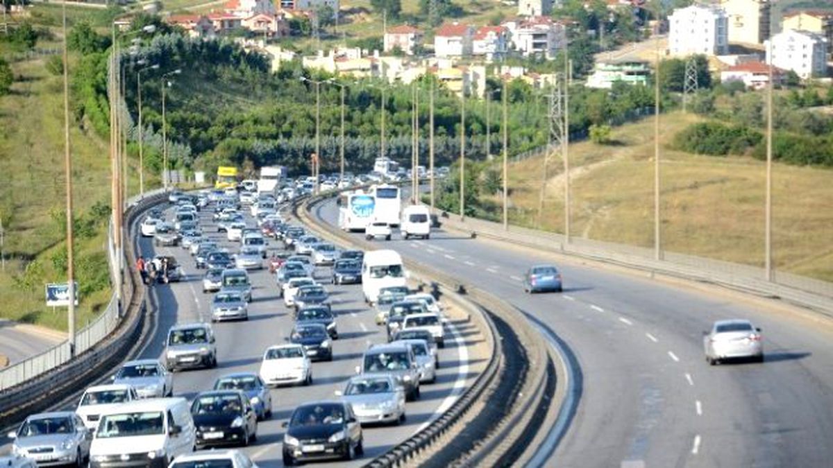 Tatilcilerin Dönüş Çilesi Başladı