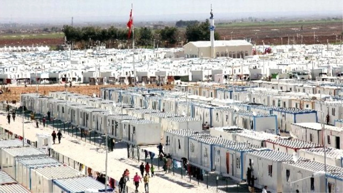 10 İlde Kurulan 26 Çadır ve Konteyner Kentte 256 Bin Suriyeli Barınıyor