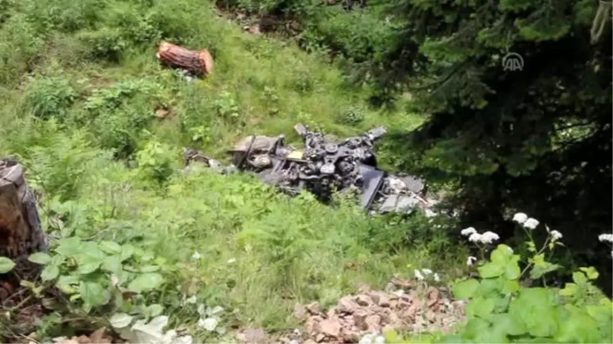 Düşen Askeri Helikopterin Enkazını Kaldırma Çalışmaları Tamamlandı