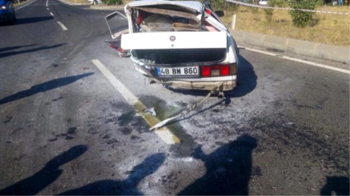 Milas\'ta Trafik Kazası: 3\'ü Ağır 5 Yaralı
