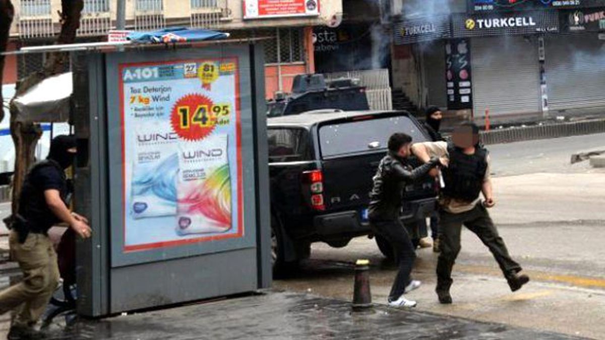 Polisin Silahını Almaya Çalışan Sanığa 32 Yıl Hapis İstemi