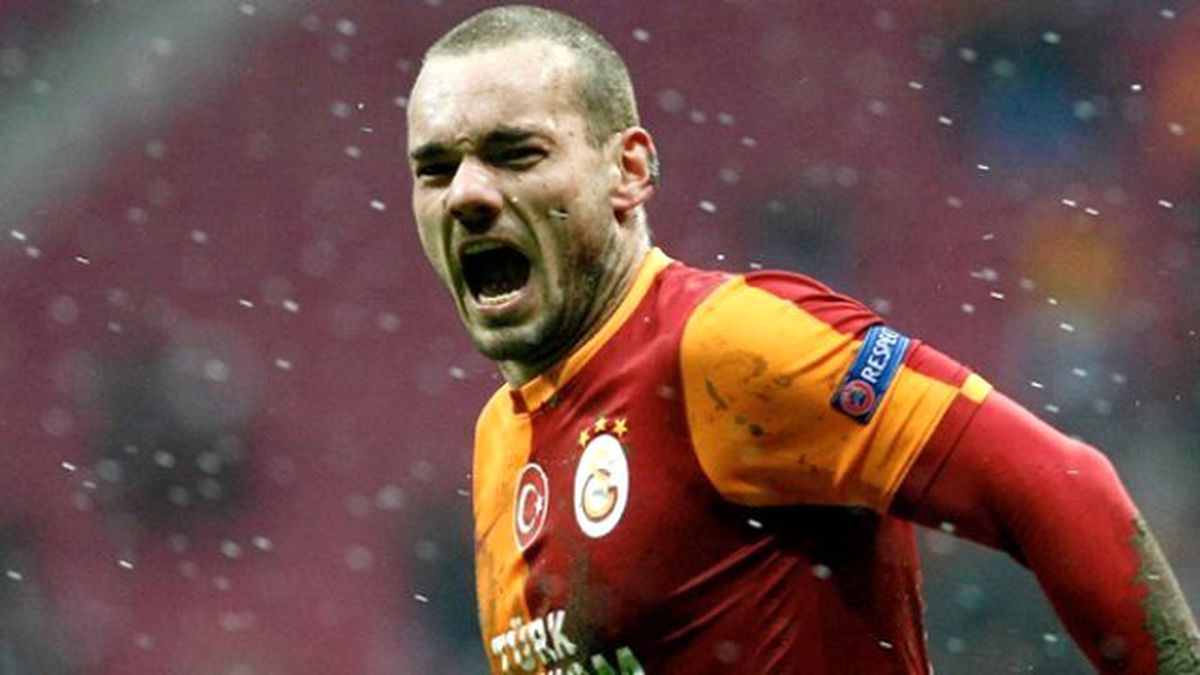 Sneijder, Taraftarların Yönetimi Protesto Ettiği Fotoğrafı Paylaştı