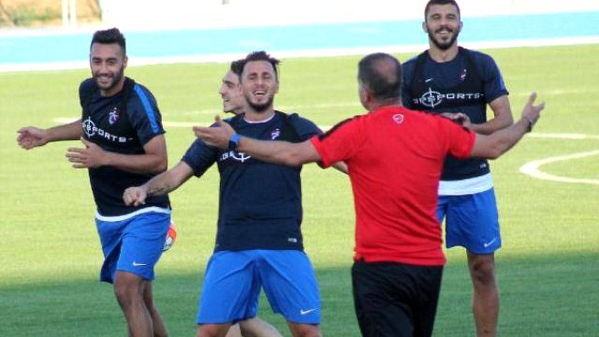 Trabzonspor Teknik Direktörü Yanal\'dan Takım Olma Vurgusu