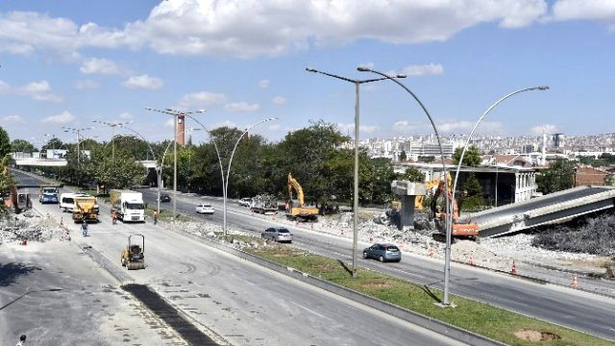 Yeni Keçiören Bulvarı\'nda Çalışmalar Sürüyor