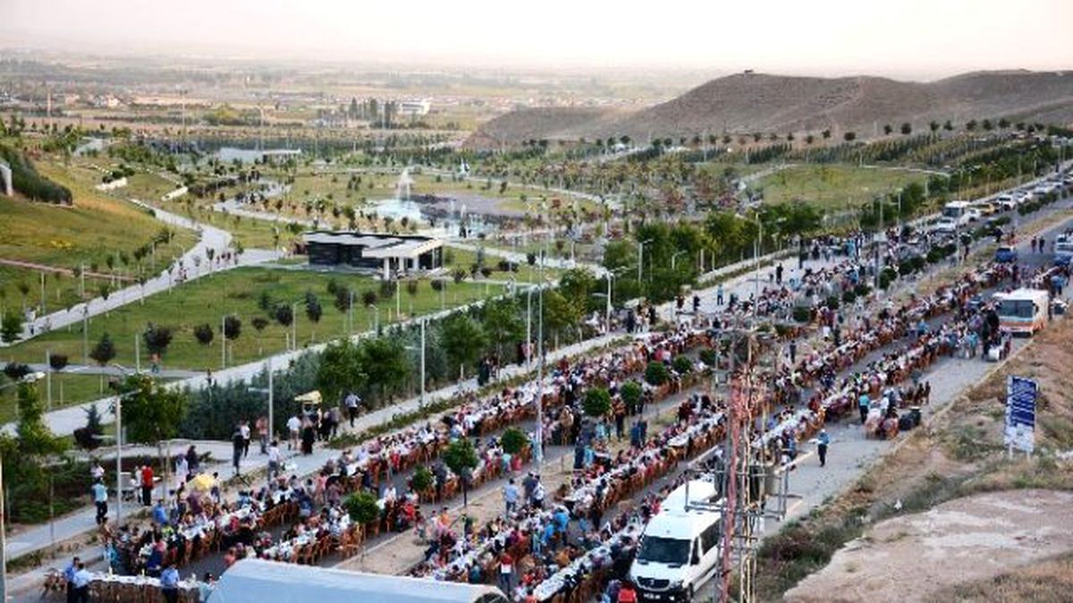 Aksaray\'da 42 Bin Vatandaşı İftar Sofralarında Buluşturdu