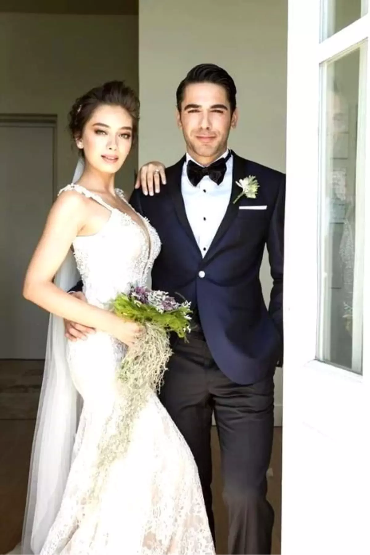 Burak Özçivit, Neslihan Atagül\'ün Düğününe Katılmadı