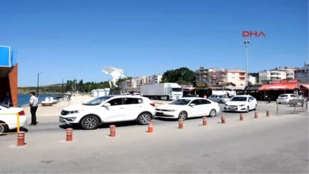 Çanakkale Lapseki Gelibolu Çardak Gelibolu Feribot Kuyruğu 2şer Kilometreyi Buldu