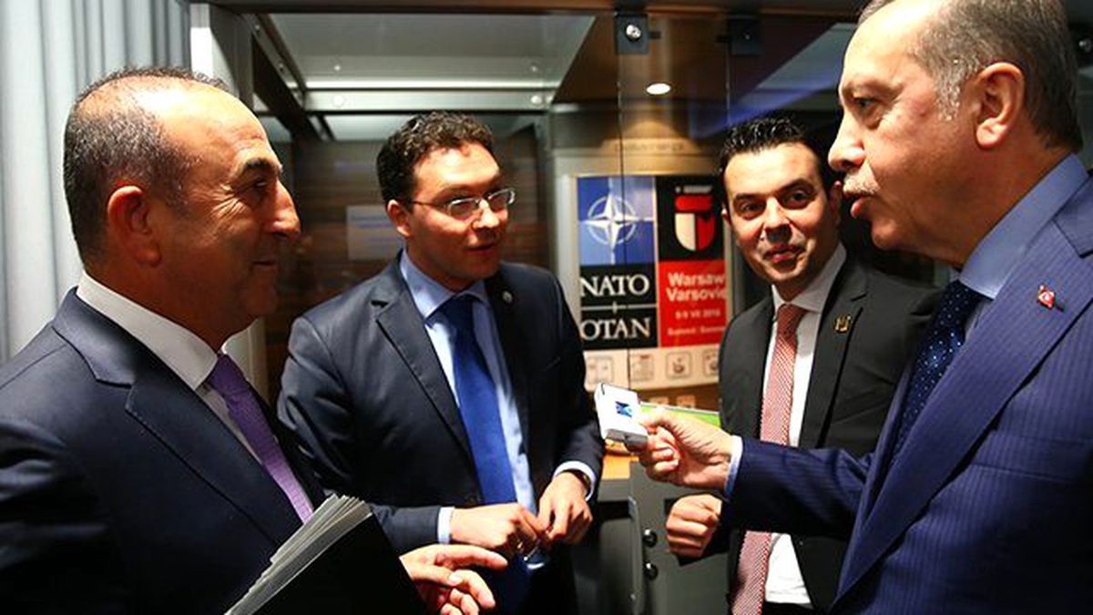 Cumhurbaşkanı Erdoğan Bulgar Bakana Sigarayı Bıraktırdı