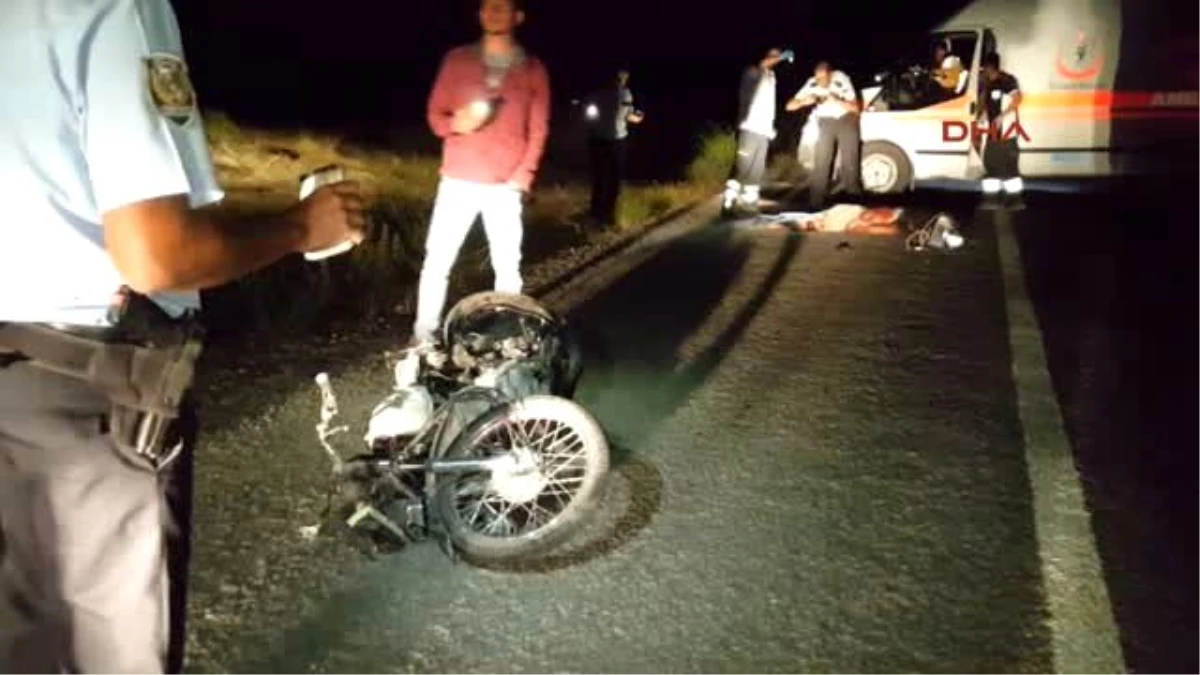 Konya Karapınar Otomobilin Çarptığı Motosikletteki 2 Kişi Öldü