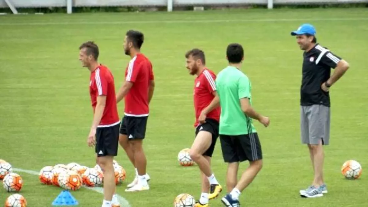 Sivasspor\'da Yine Çift Çalışma