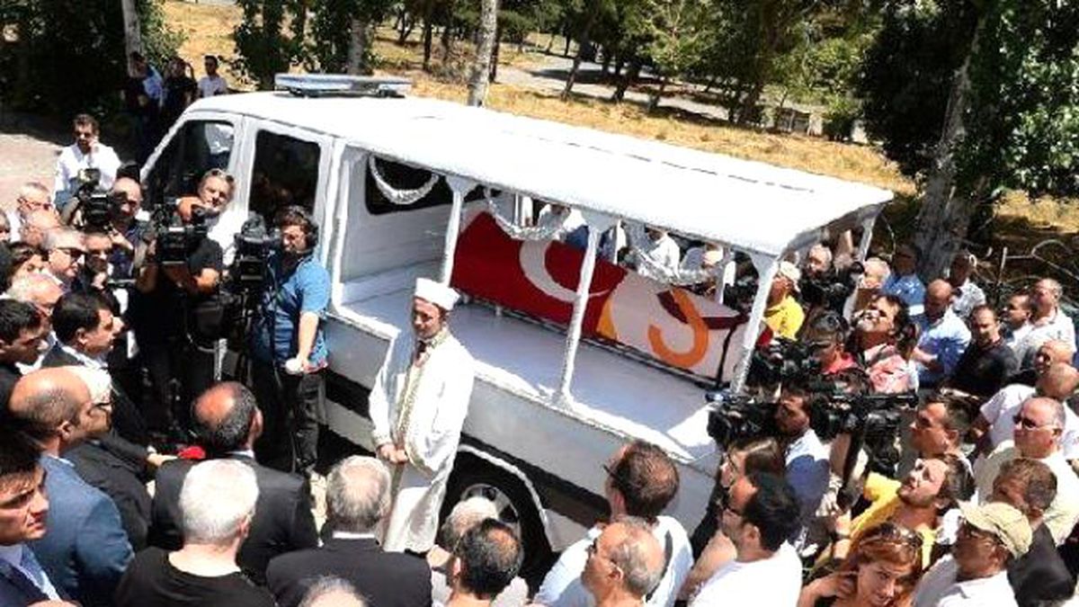 Turgay Şeren\'e İlk Veda Florya\'da Yapıldı
