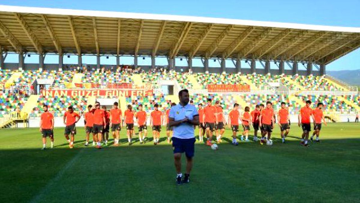 Yeni Bornova Stadı\'na İlk Göztepe İndi