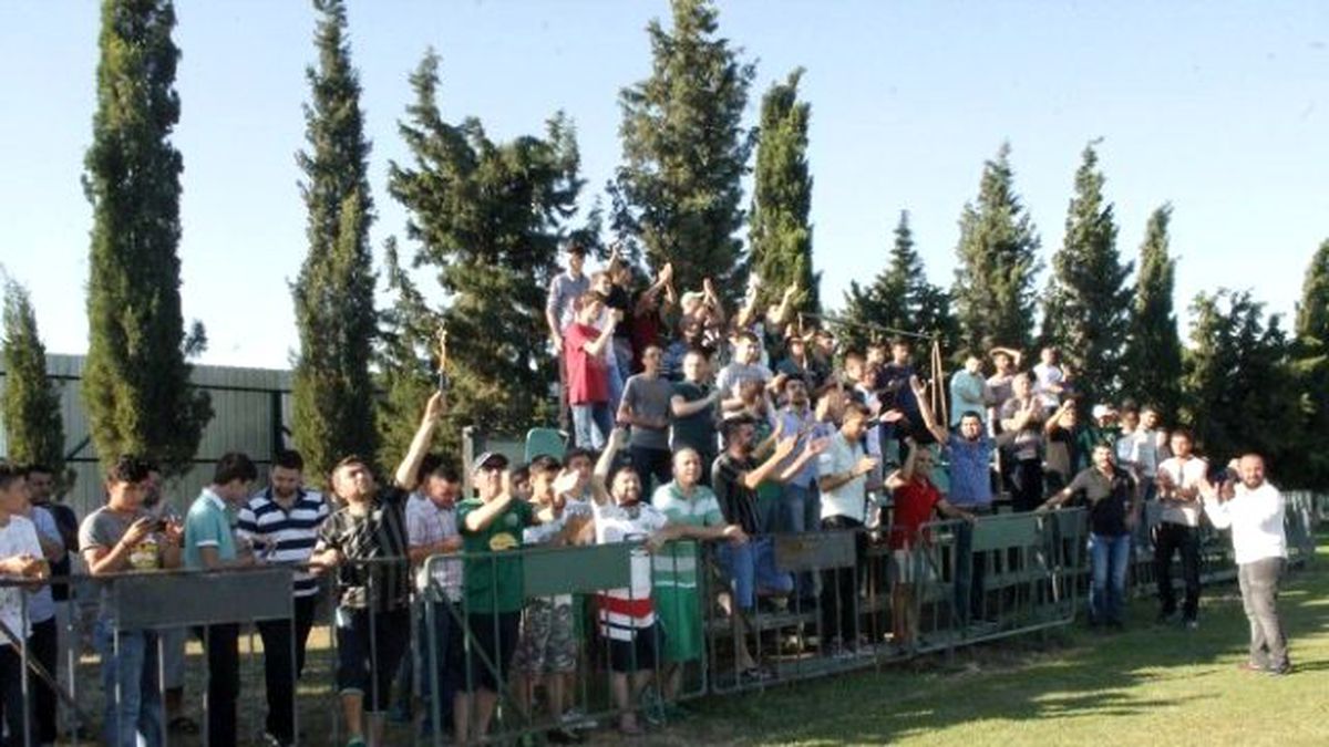 Akhisar Belediyespor\'a Taraftar Morali
