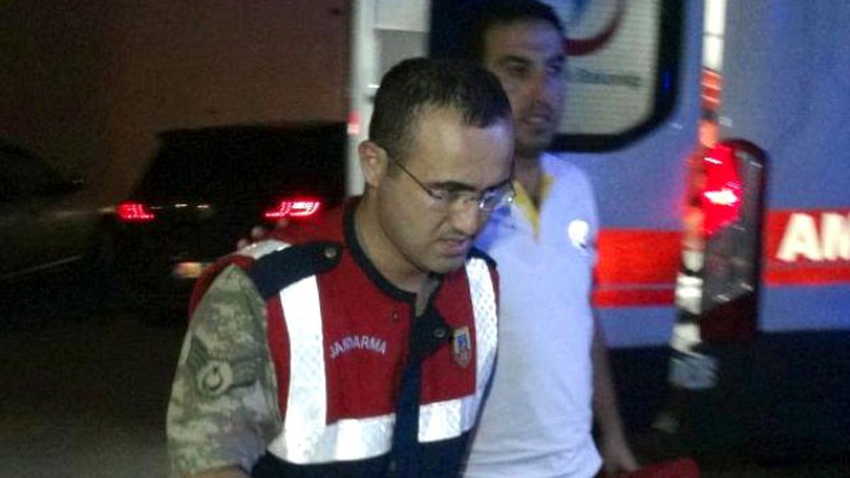 Askeri Araç Takla Attı: 3 Asker Yaralı
