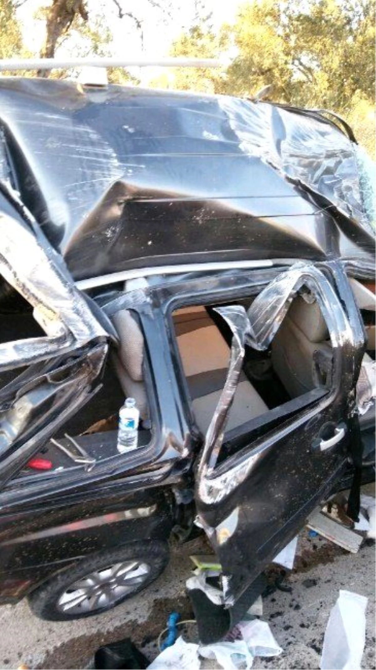 Ayvalık\'ta Trafik Kazası: 1\'i Ağır 3 Yaralı
