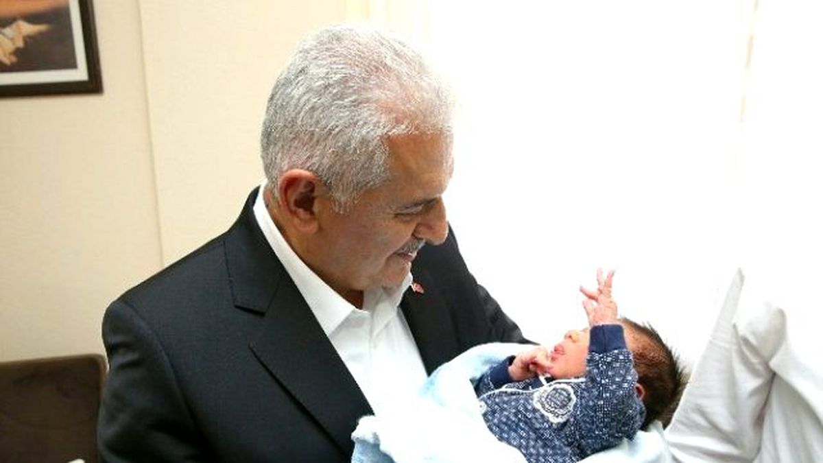Başbakan\'dan Sürpriz Bebek Ziyareti