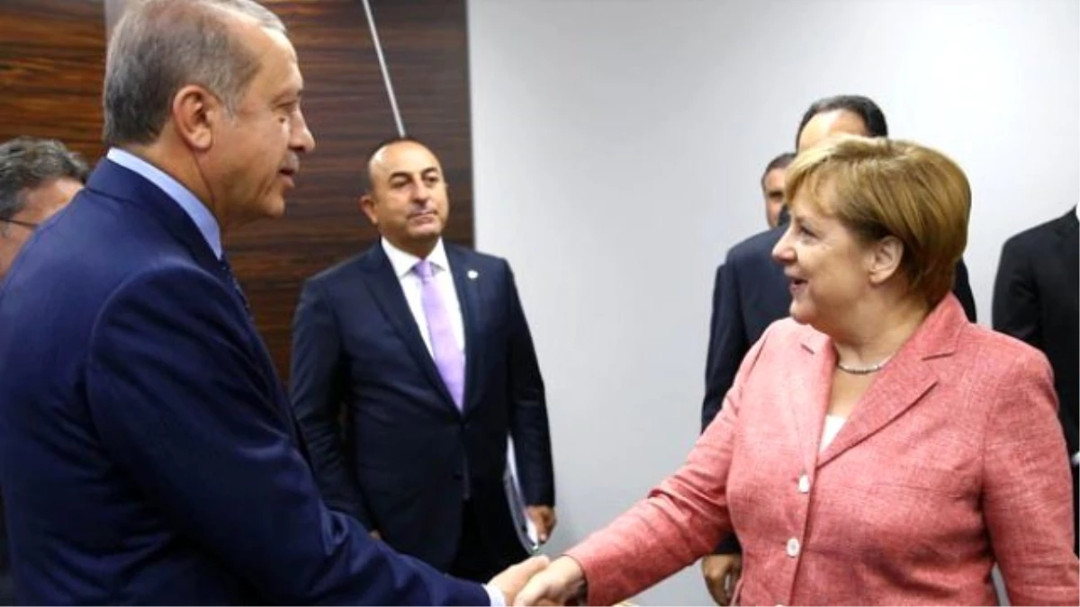Der Spiegel: Erdoğan, Merkel\'den "Ermeni Soykırımı Kararı Hükümetin Tavrı Değildir" Demesini İstedi