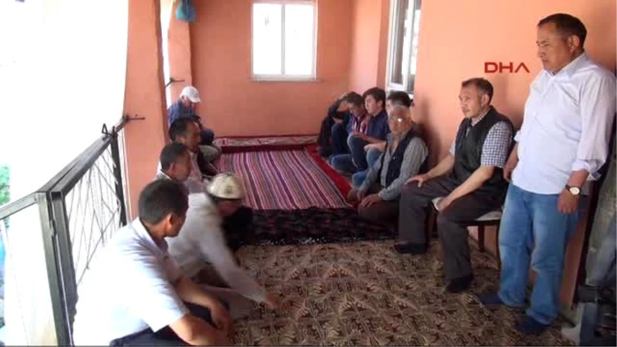 Erciş\'te Şehit Olan Korucunun Ateşi Kırgız Köyüne Düştü