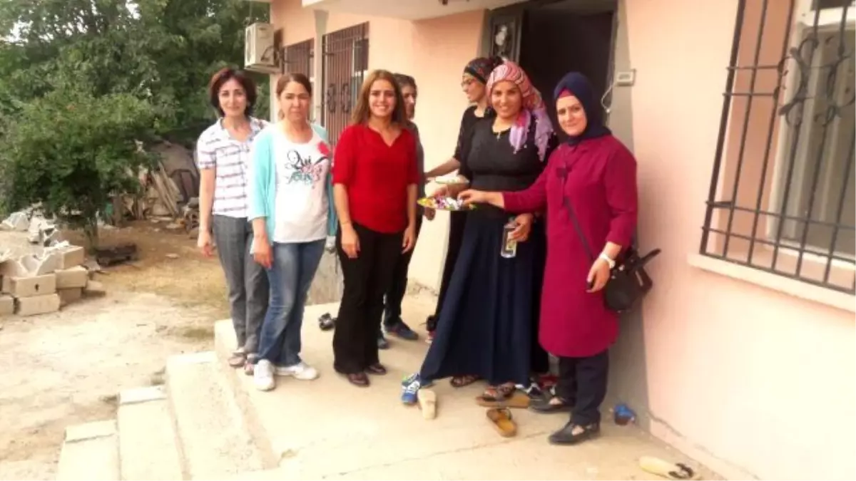 HDP\'li Kadınlar Yıkılan Kentleri Gezdi