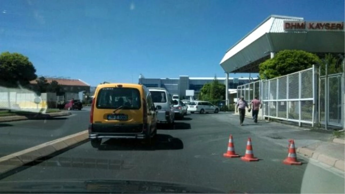Kayseri Havaalanı\'nda Geniş Güvenlik Önlemleri Alındı