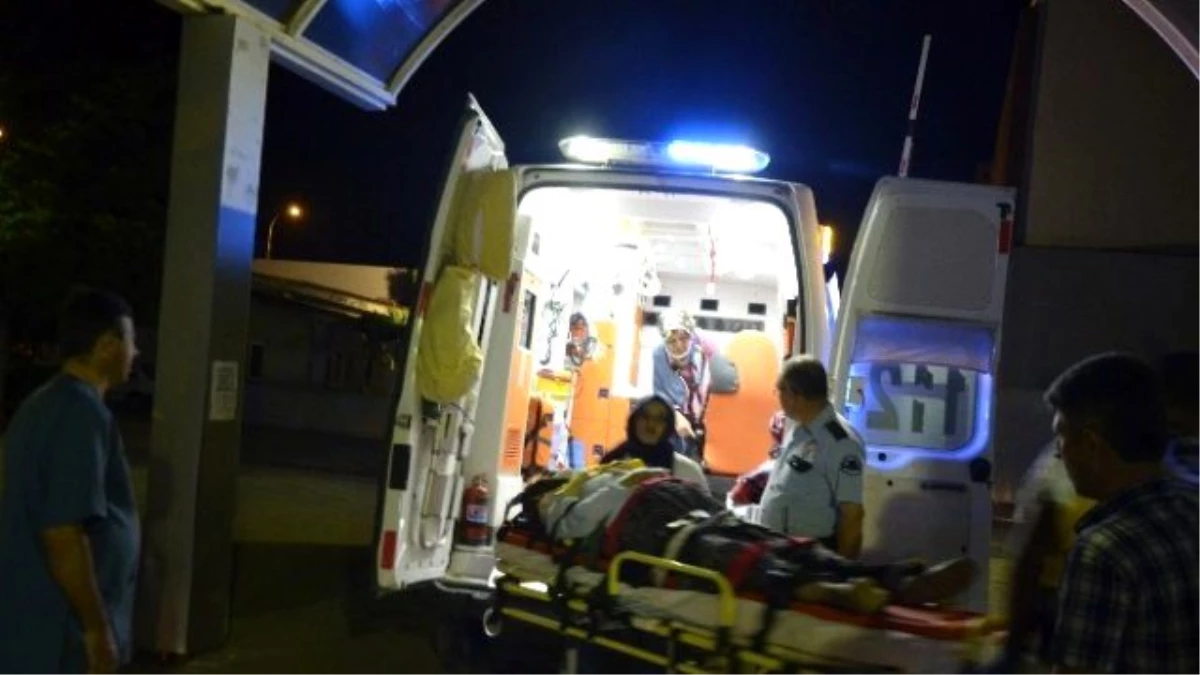 Konya\'da Trafik Kazaları: 12 Yaralı