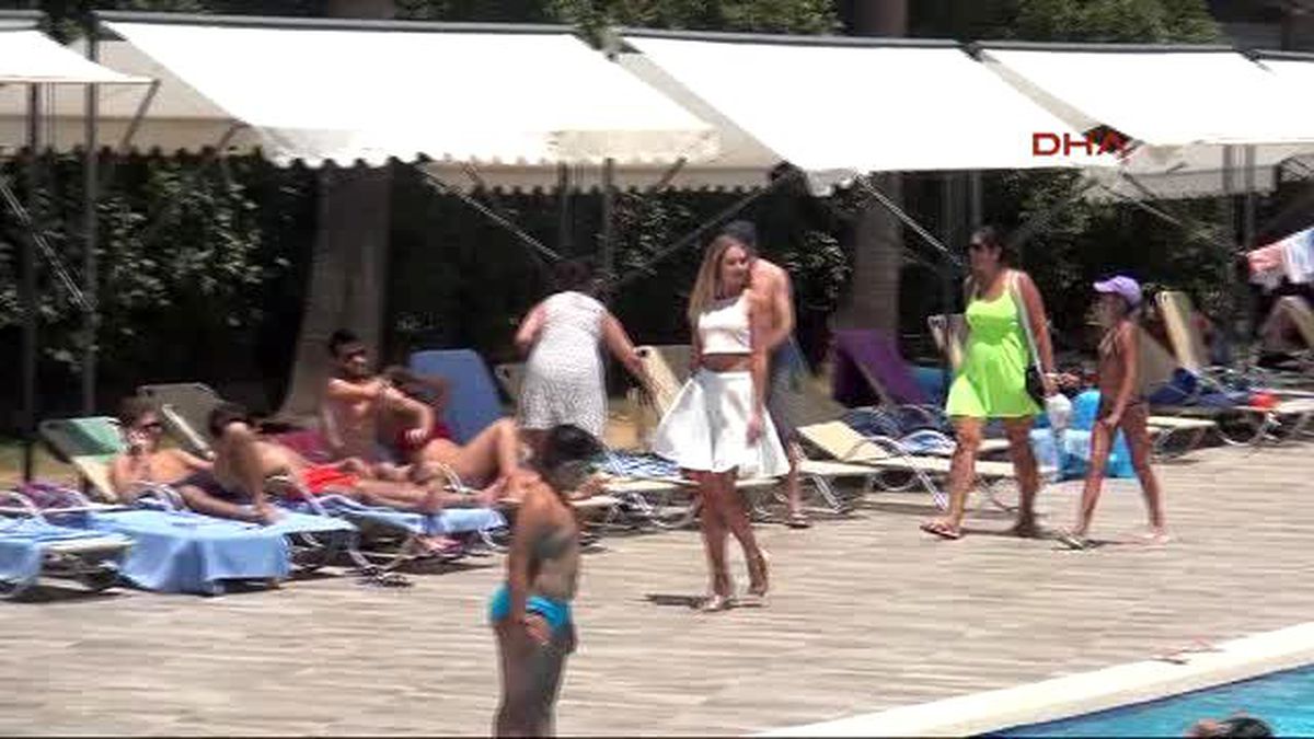 Rus Güzel Ekaterina Savchuk Türkiye'ye Tatile Geldi