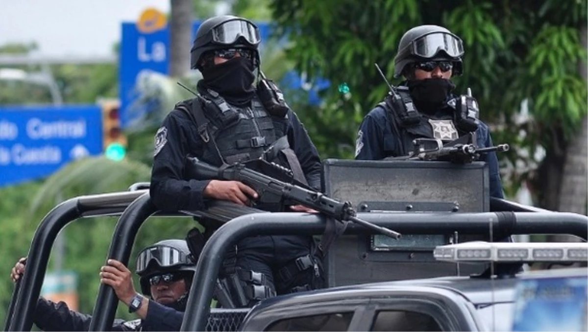 Meksika\'da Silahlı Saldırı: 15 Ölü