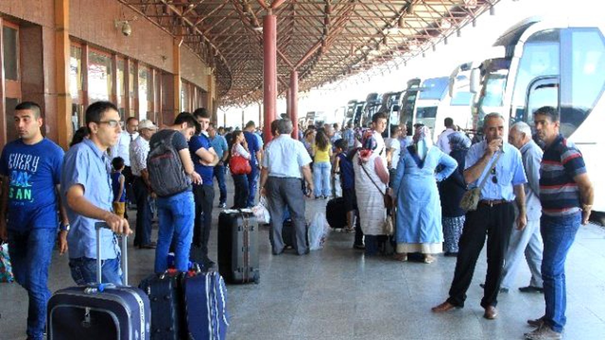 Tatil Dönüşü Otogarlarda Yoğunluk Yaşanıyor