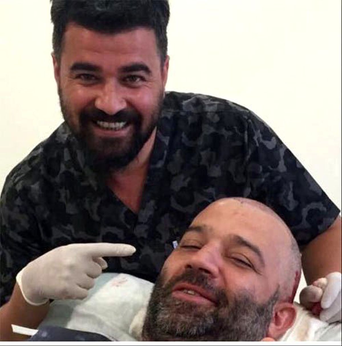 Ünlü Oyuncu Şevket Çoruh Saç Ektirdi