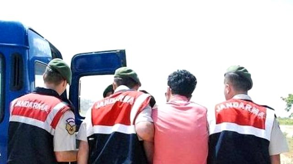 Adam Öldürmek Suçundan Aranan Şahıs Kıskıvrak Yakalandı