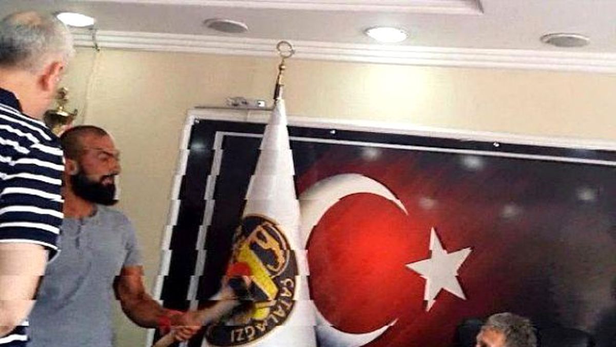 Belediye Başkanına Baltalı Tehdit