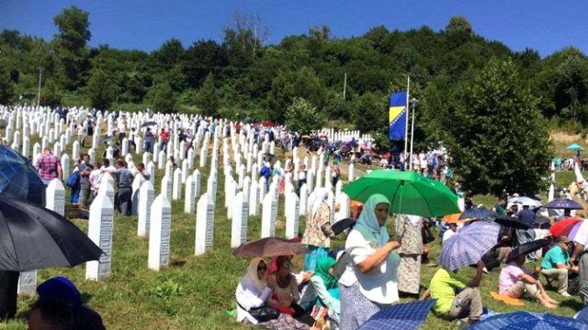 Eyüplü Öğrenciler Srebrenitsa Şehitlerini Andı