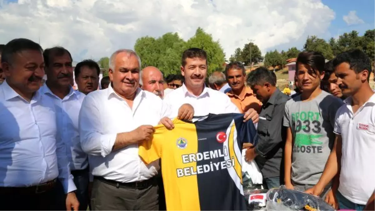 Futbol Turnuvasına Erdemli Belediyesi Desteği